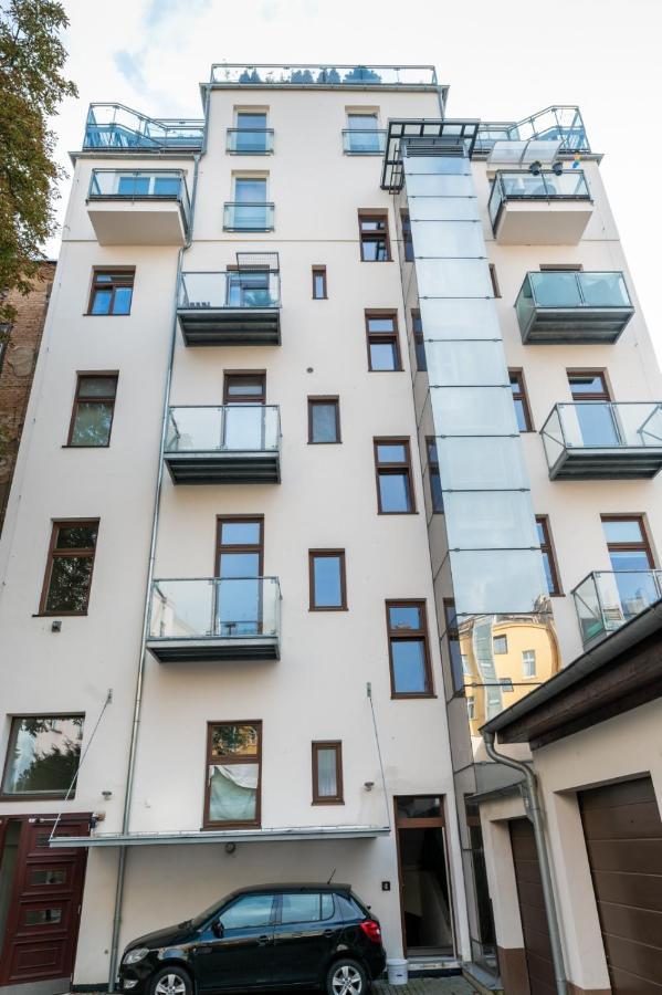 Designed Apartment Next To Vaclav Square With Terrace And Private Garage Prága Kültér fotó