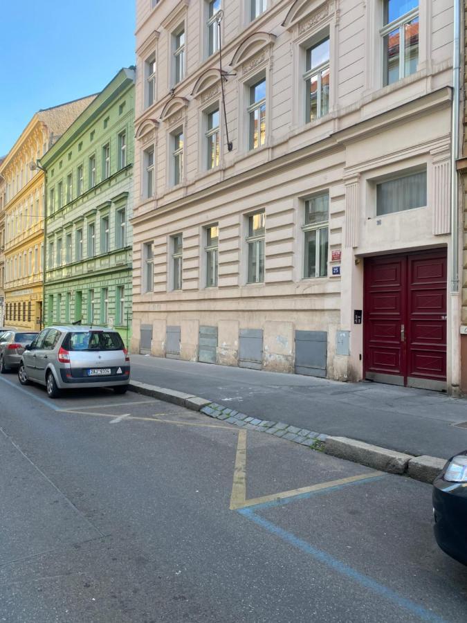 Designed Apartment Next To Vaclav Square With Terrace And Private Garage Prága Kültér fotó