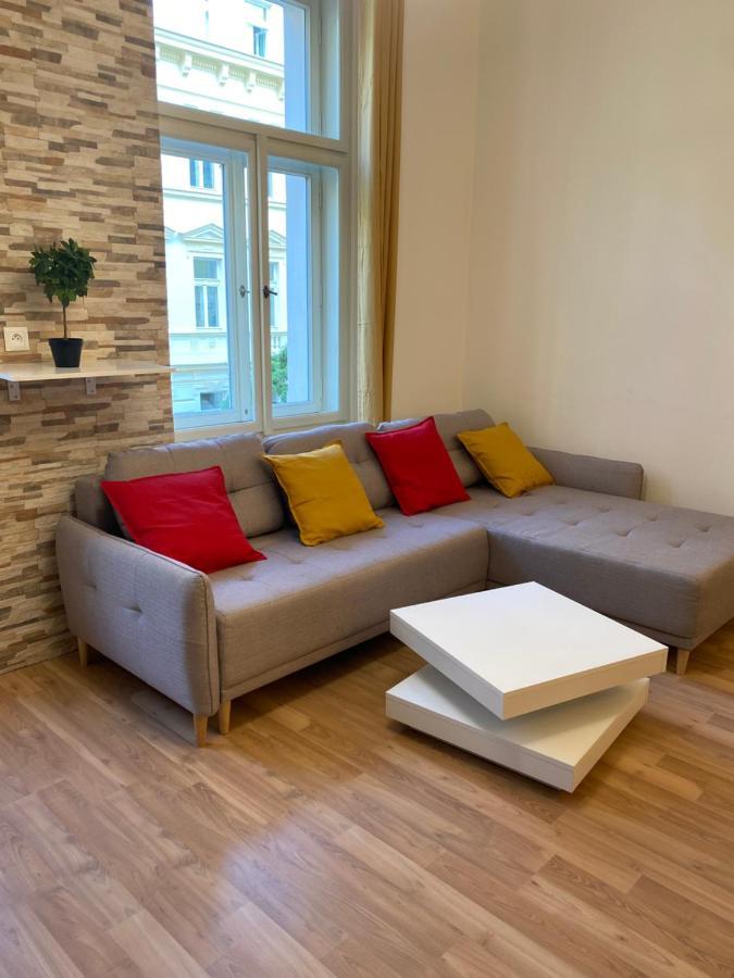 Designed Apartment Next To Vaclav Square With Terrace And Private Garage Prága Kültér fotó