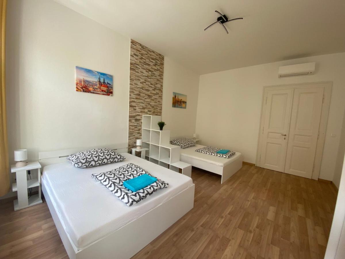 Designed Apartment Next To Vaclav Square With Terrace And Private Garage Prága Kültér fotó